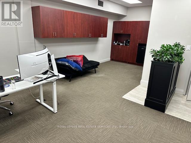 205 - 235 LAKESHORE ROAD E - Photo 3 of 8, Oakville (OO Old Oakville), Ontario