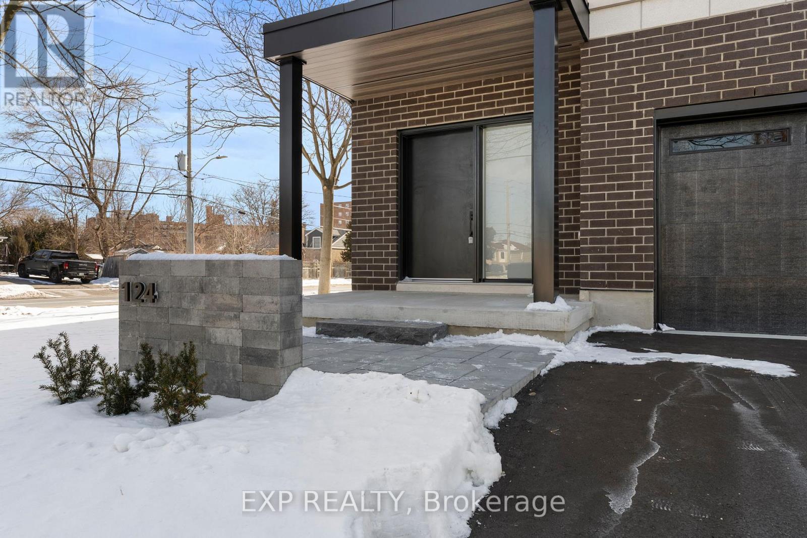 124 DUNBAR ROAD - Photo 2 of 50, Mississauga (Cooksville), Ontario