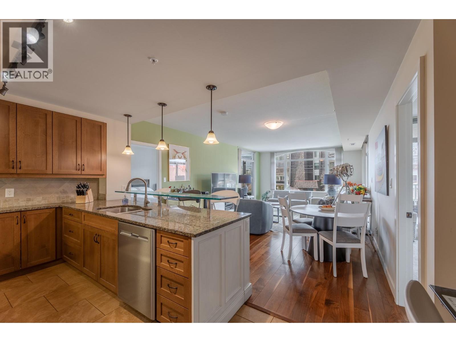 160 Lakeshore Drive W Unit# 203, Penticton