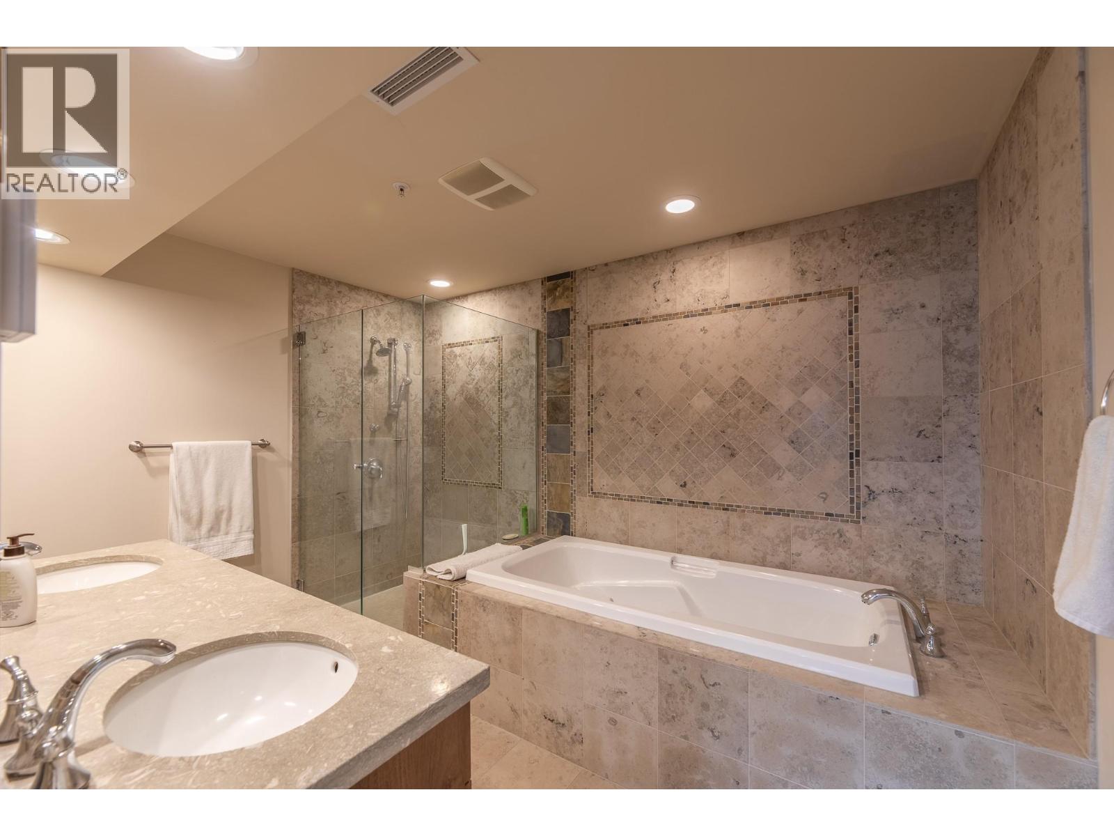 160 Lakeshore Drive W Unit# 203, Penticton