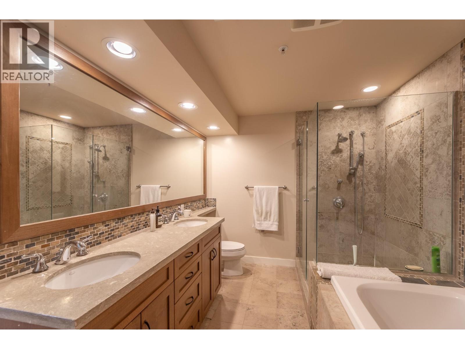 160 Lakeshore Drive W Unit# 203, Penticton