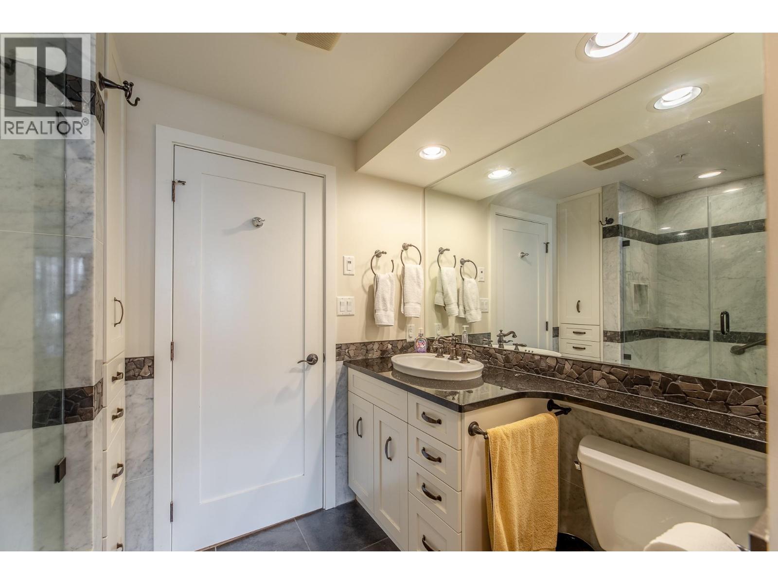 160 Lakeshore Drive W Unit# 203, Penticton