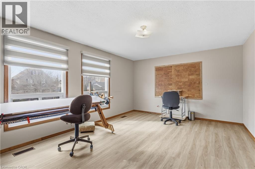 64 NEIL Avenue - 21