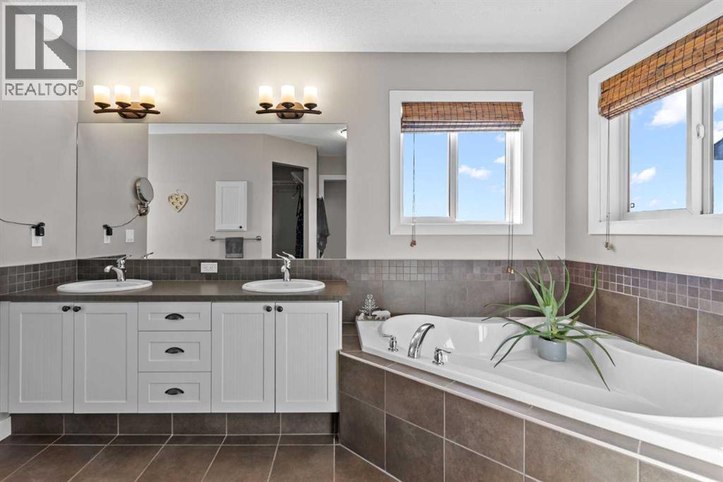 89 Heritage Hill, Cochrane