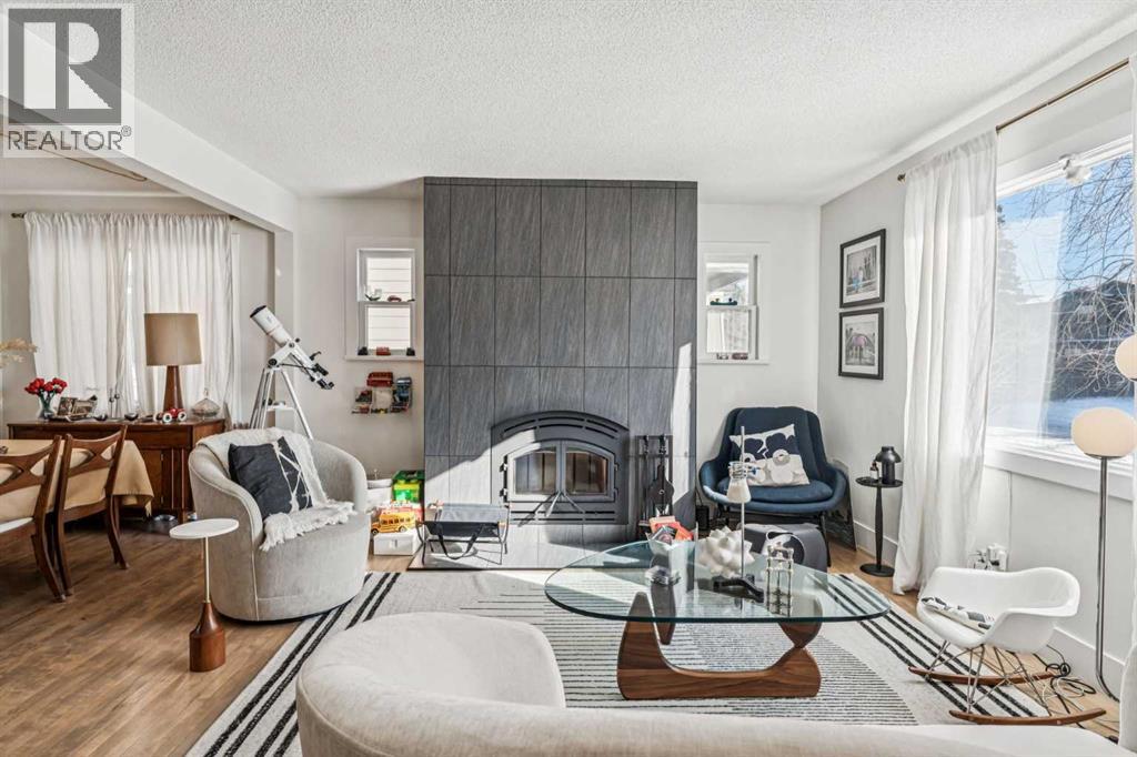 Single Family House Bungalow for Sale in   Avenue NE Winston Heights/Mountview Calgary 