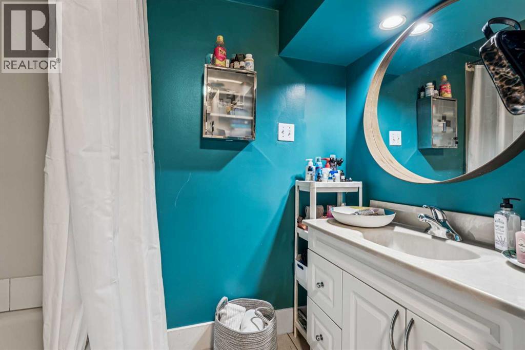 Single Family House Bungalow for Sale in   Avenue NE Winston Heights/Mountview Calgary 