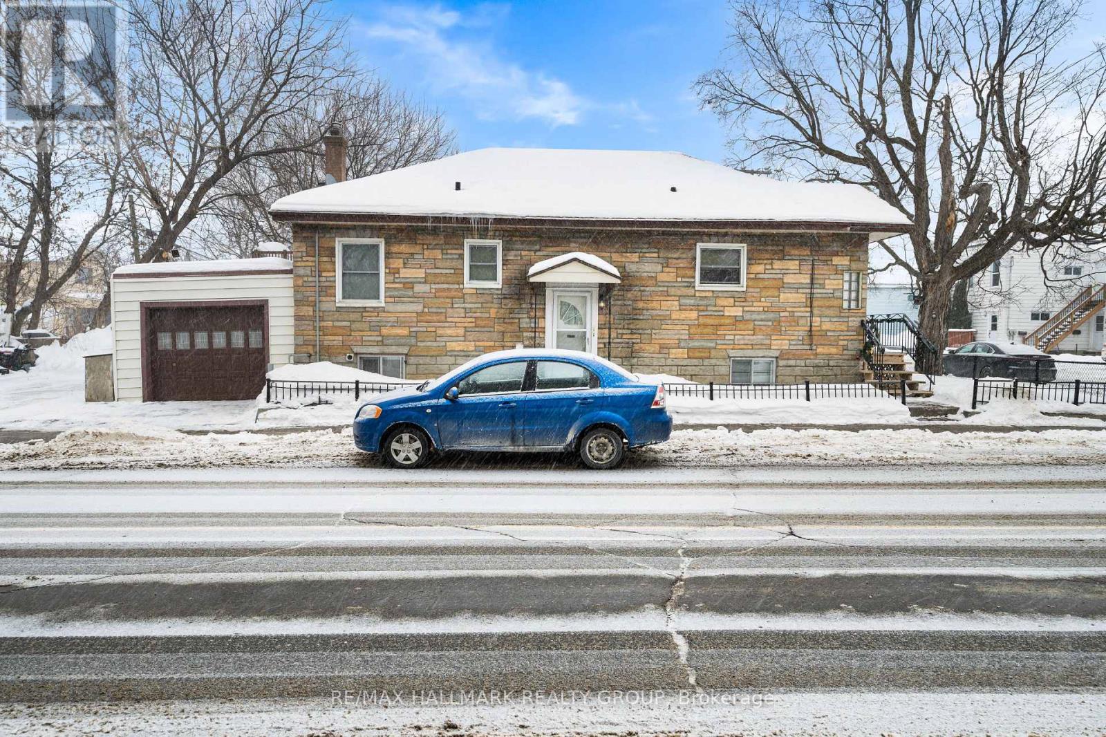 201 ETHEL STREET - 3