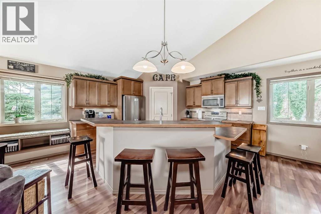 41 Canyoncrest Point W - Photo 5 of 41, Lethbridge, Alberta