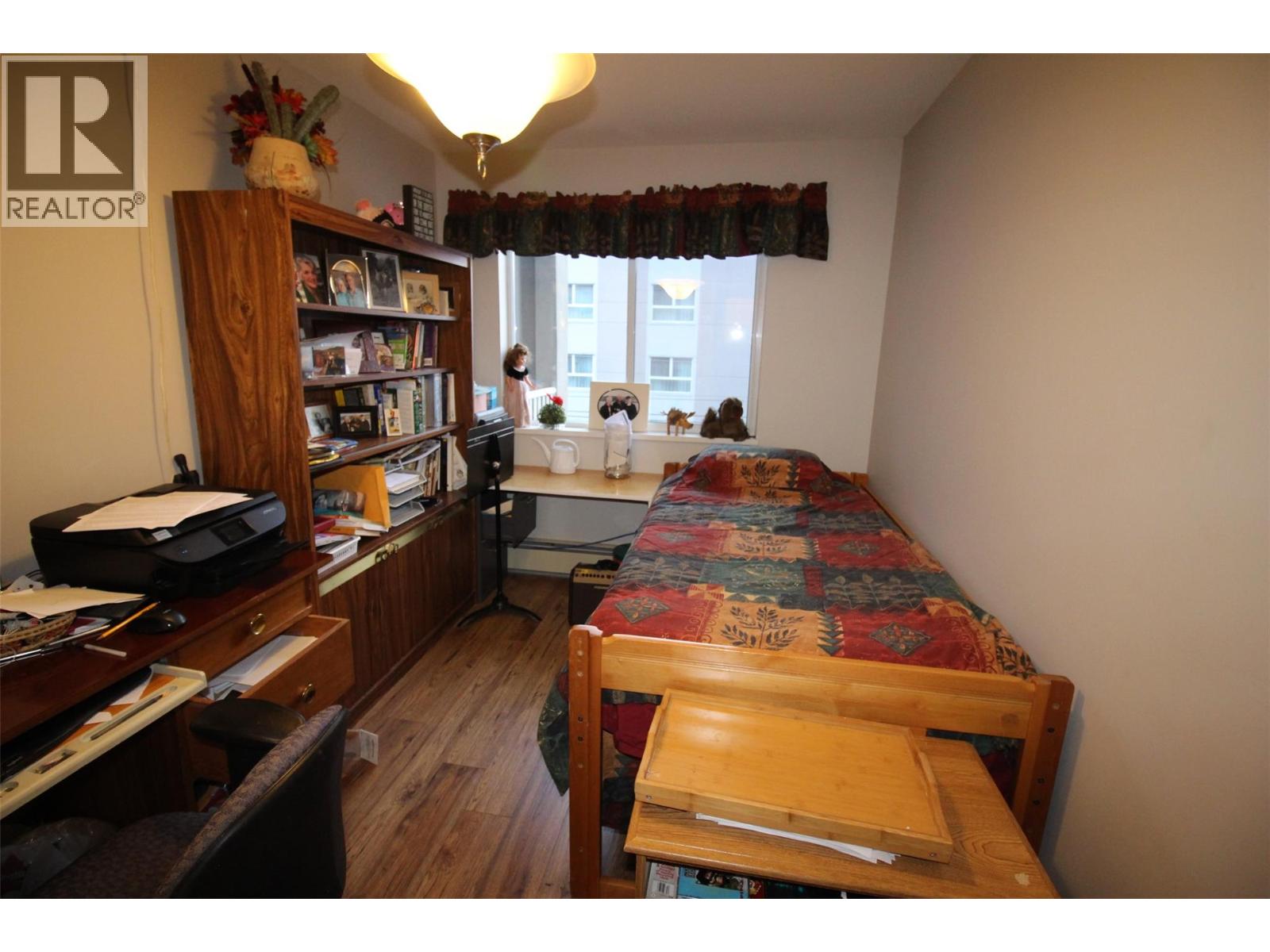 #308 360 BATTLE STREET - 12