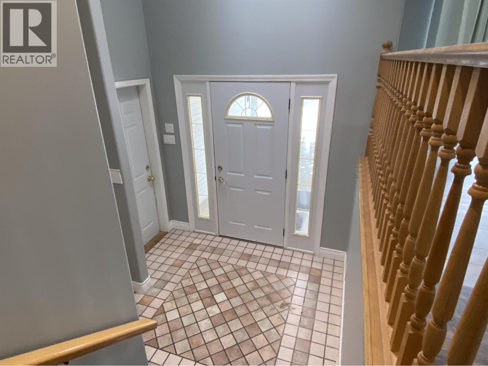 4913 MILLS Avenue - photo 2