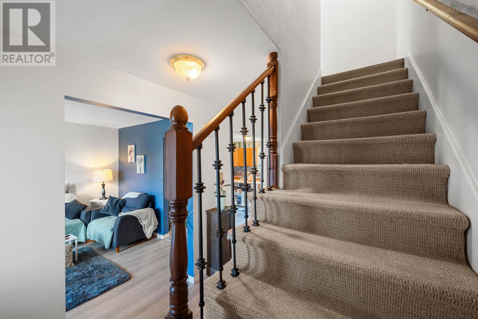 Property 22 of 49 of 102 Avenue Du Portage