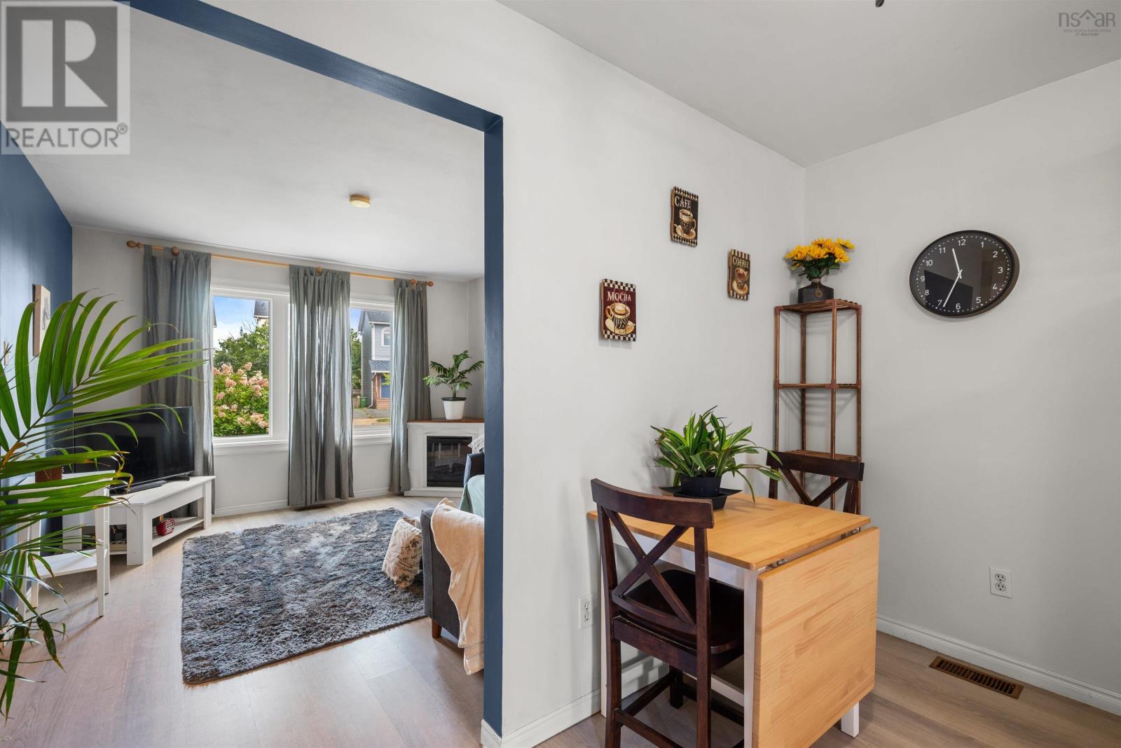 Property 17 of 49 of 102 Avenue Du Portage