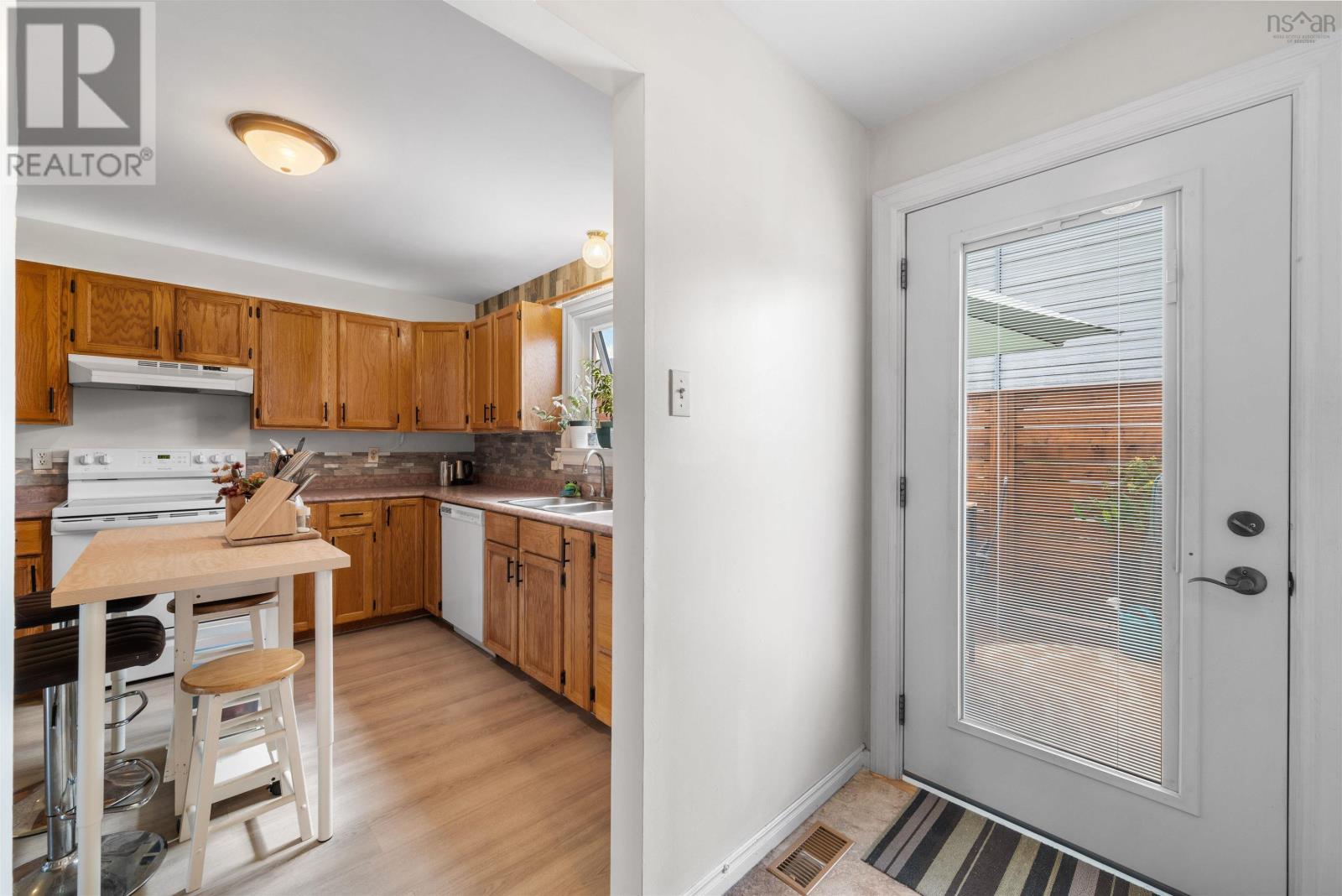 Property 21 of 49 of 102 Avenue Du Portage