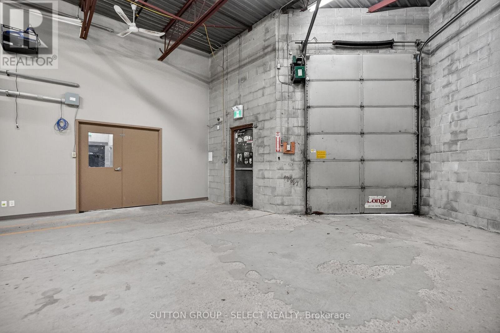 812 DUNDAS STREET Property Photo