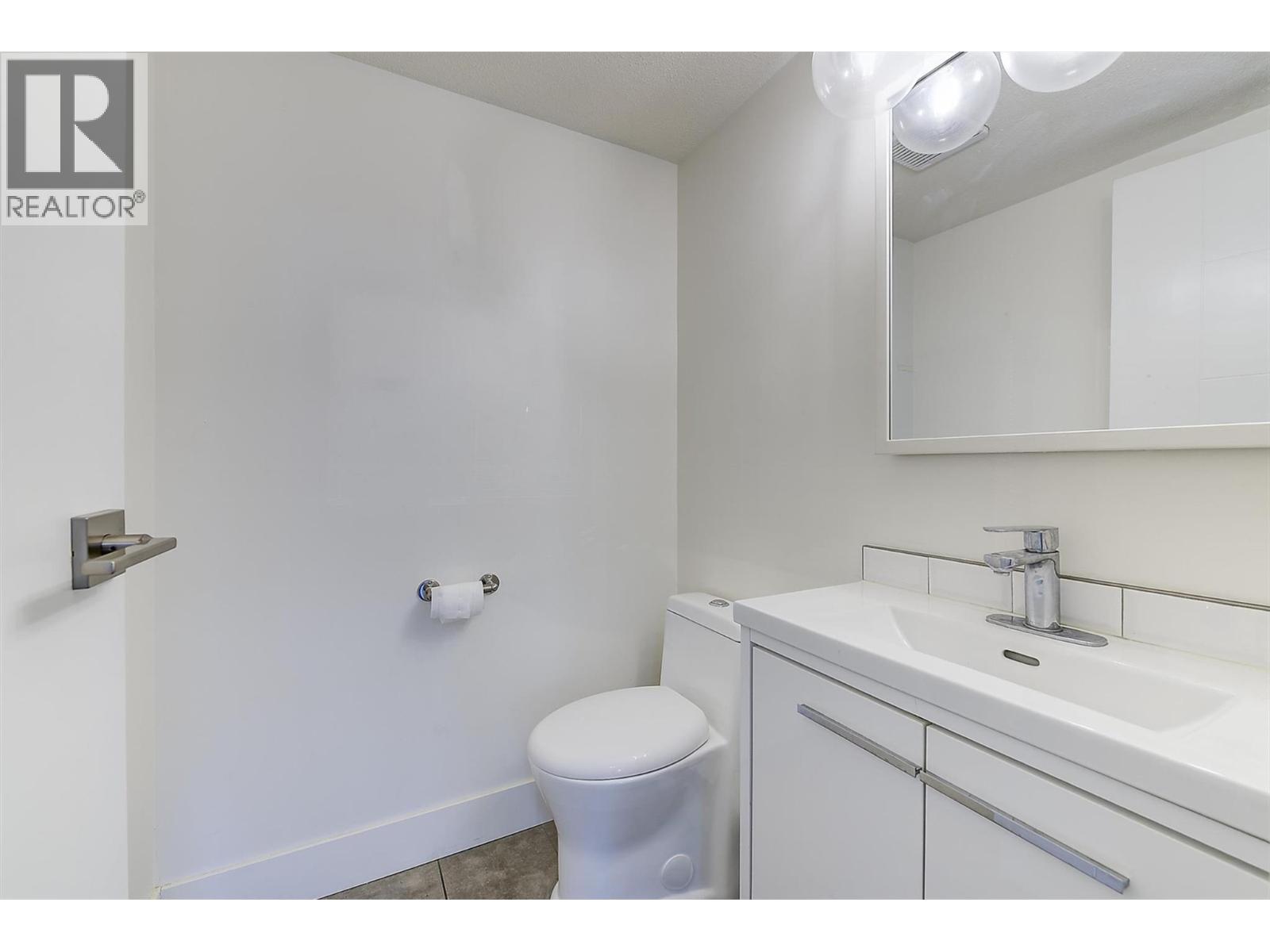 307 3160 De Montreuil Court, Kelowna