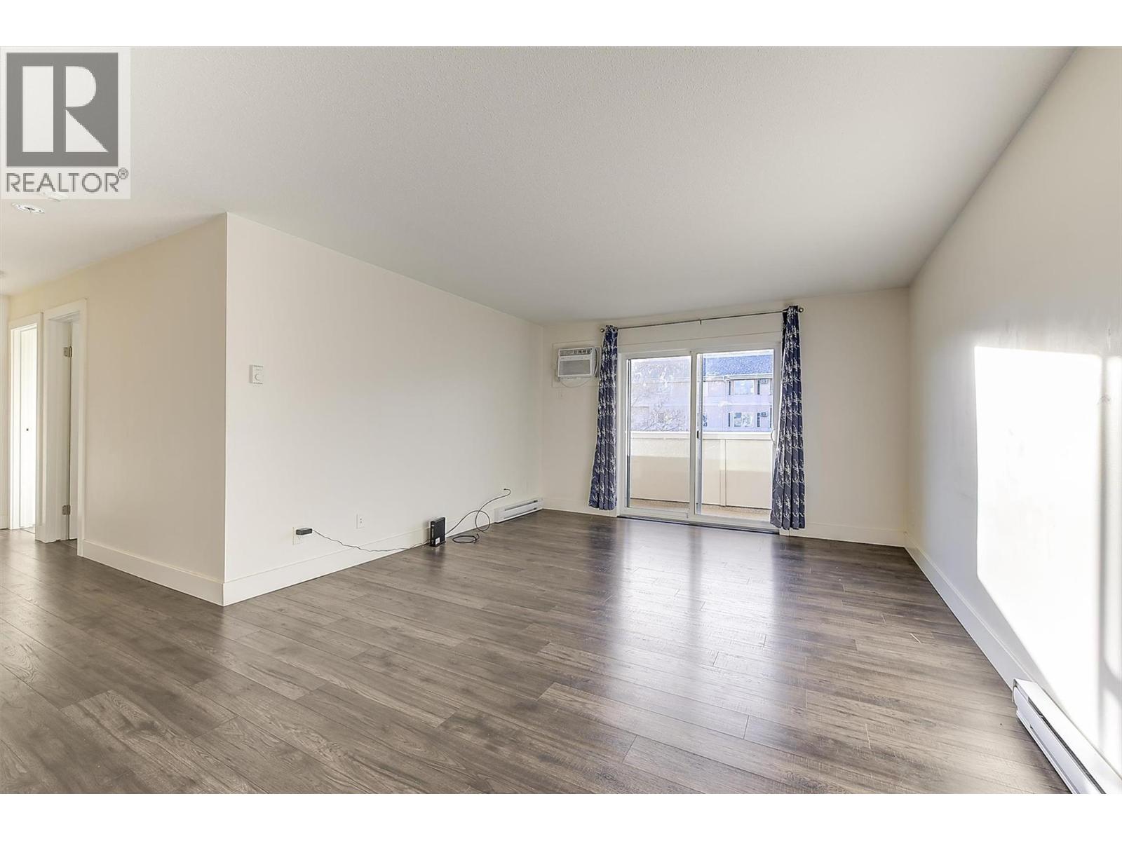 307 3160 De Montreuil Court, Kelowna