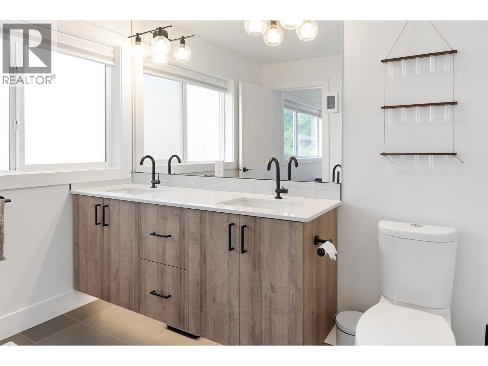 2481 Ethel Street - 27