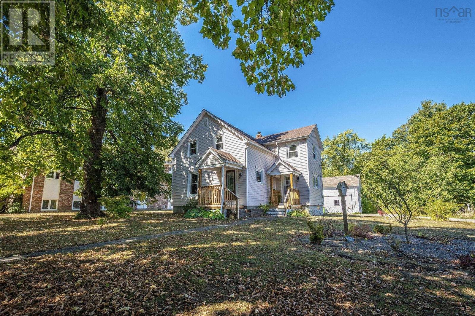 Property 37 of 39 of 419 Main Street