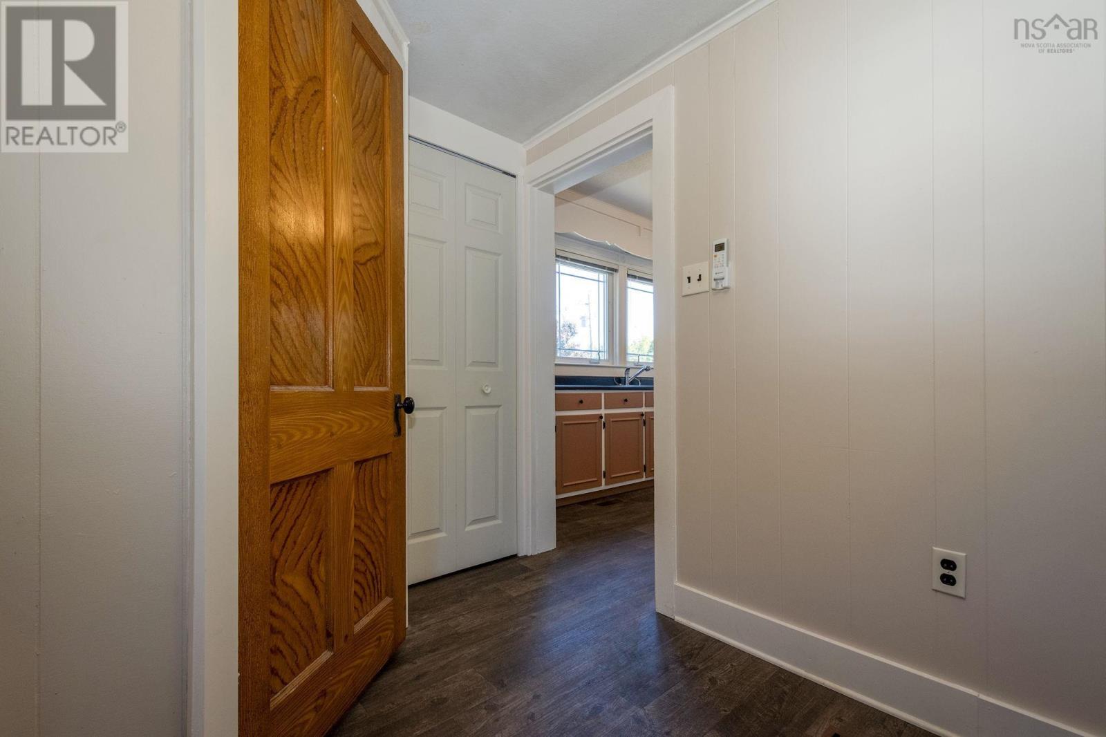 Property 25 of 39 of 419 Main Street