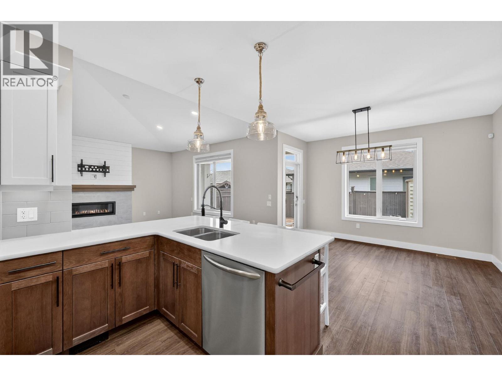 2312 Nordstrom Avenue, Armstrong