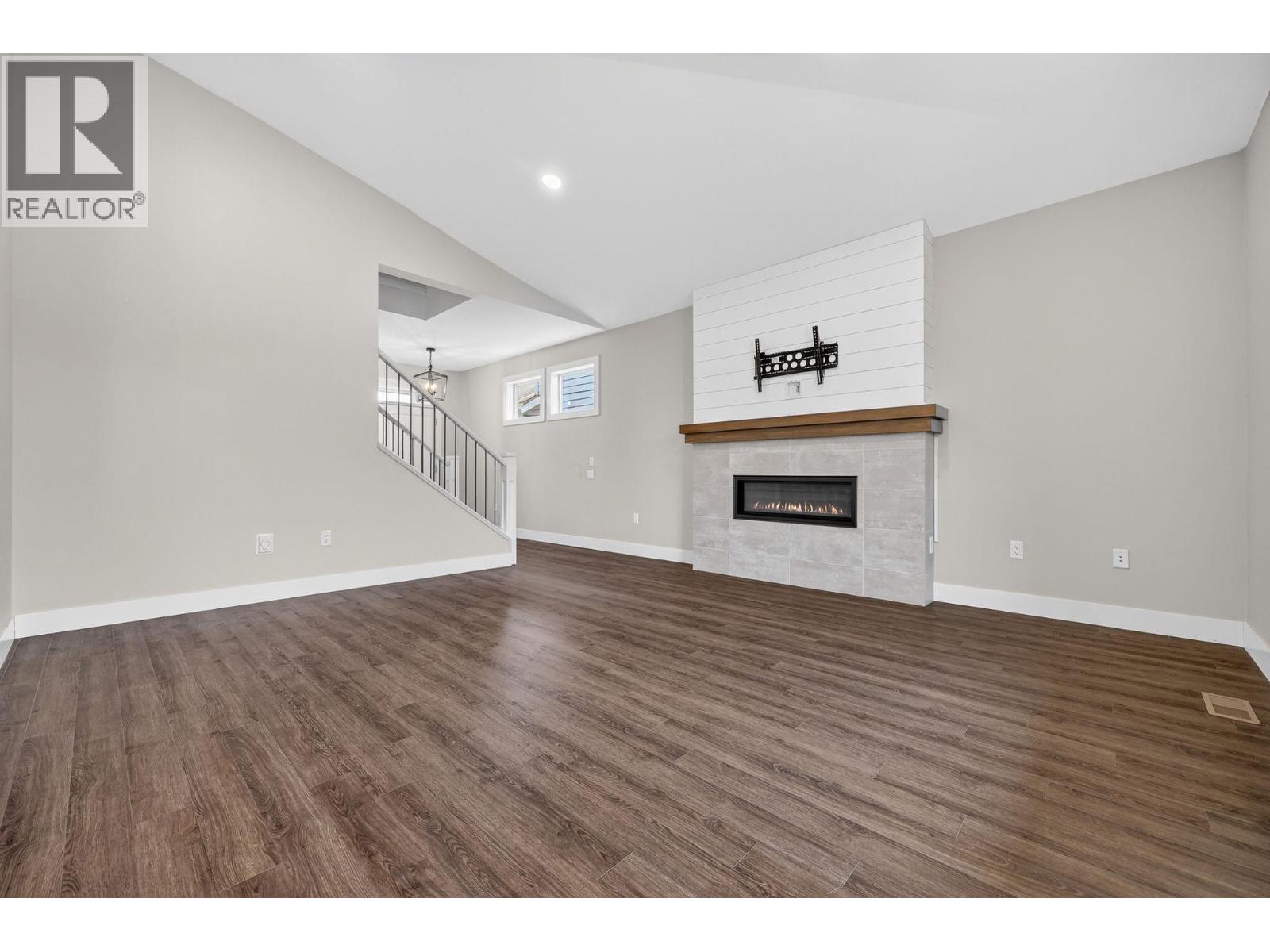 2312 Nordstrom Avenue, Armstrong