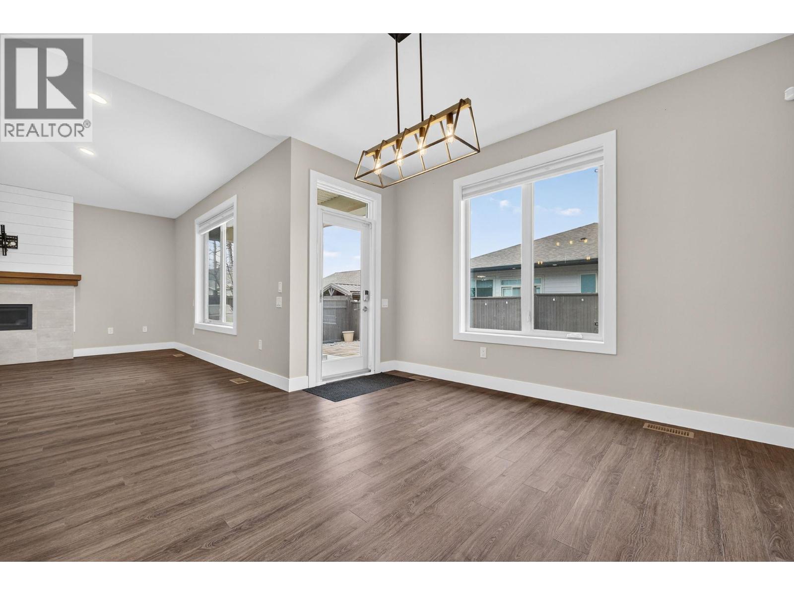 2312 Nordstrom Avenue, Armstrong