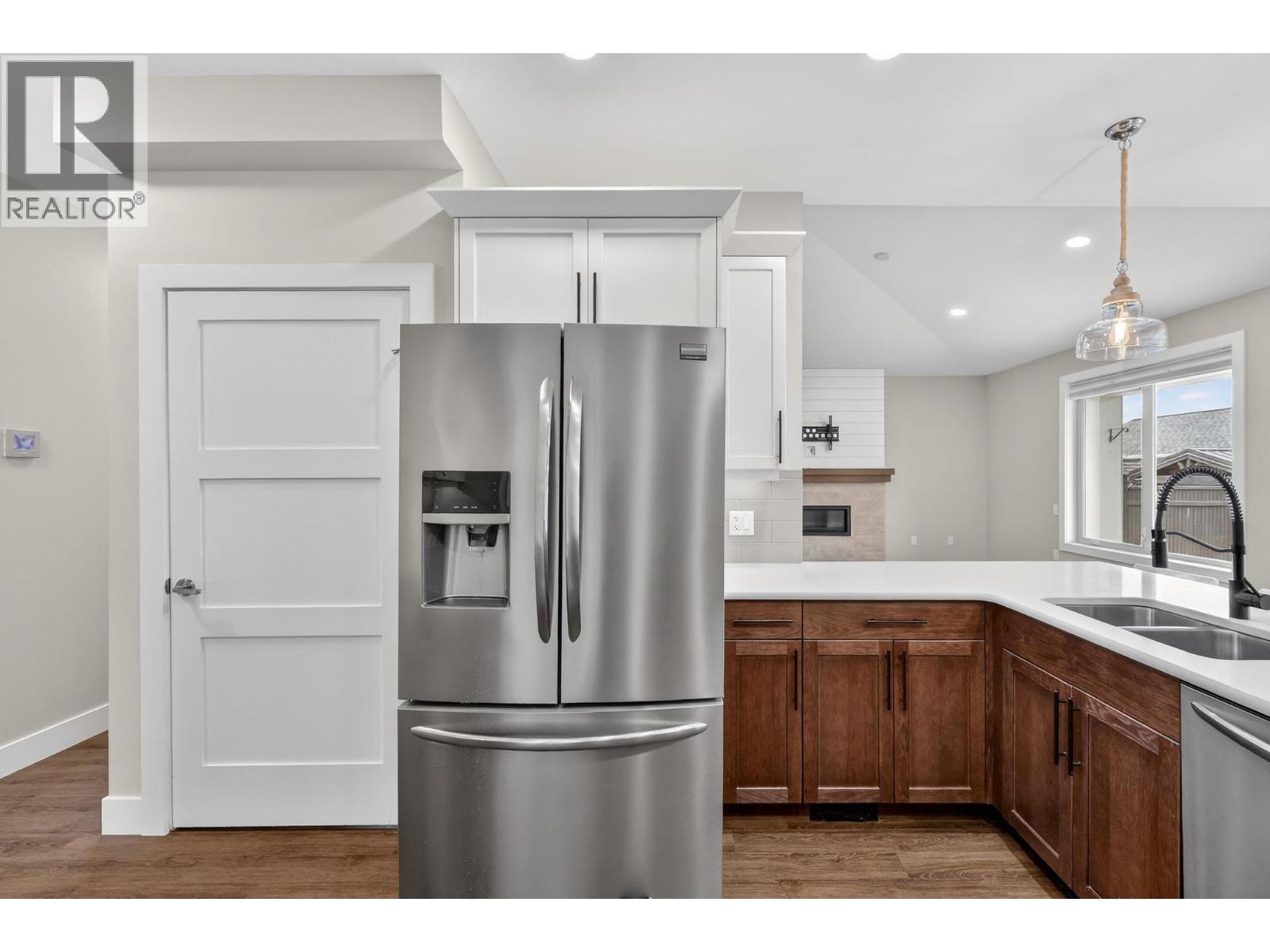 2312 Nordstrom Avenue, Armstrong