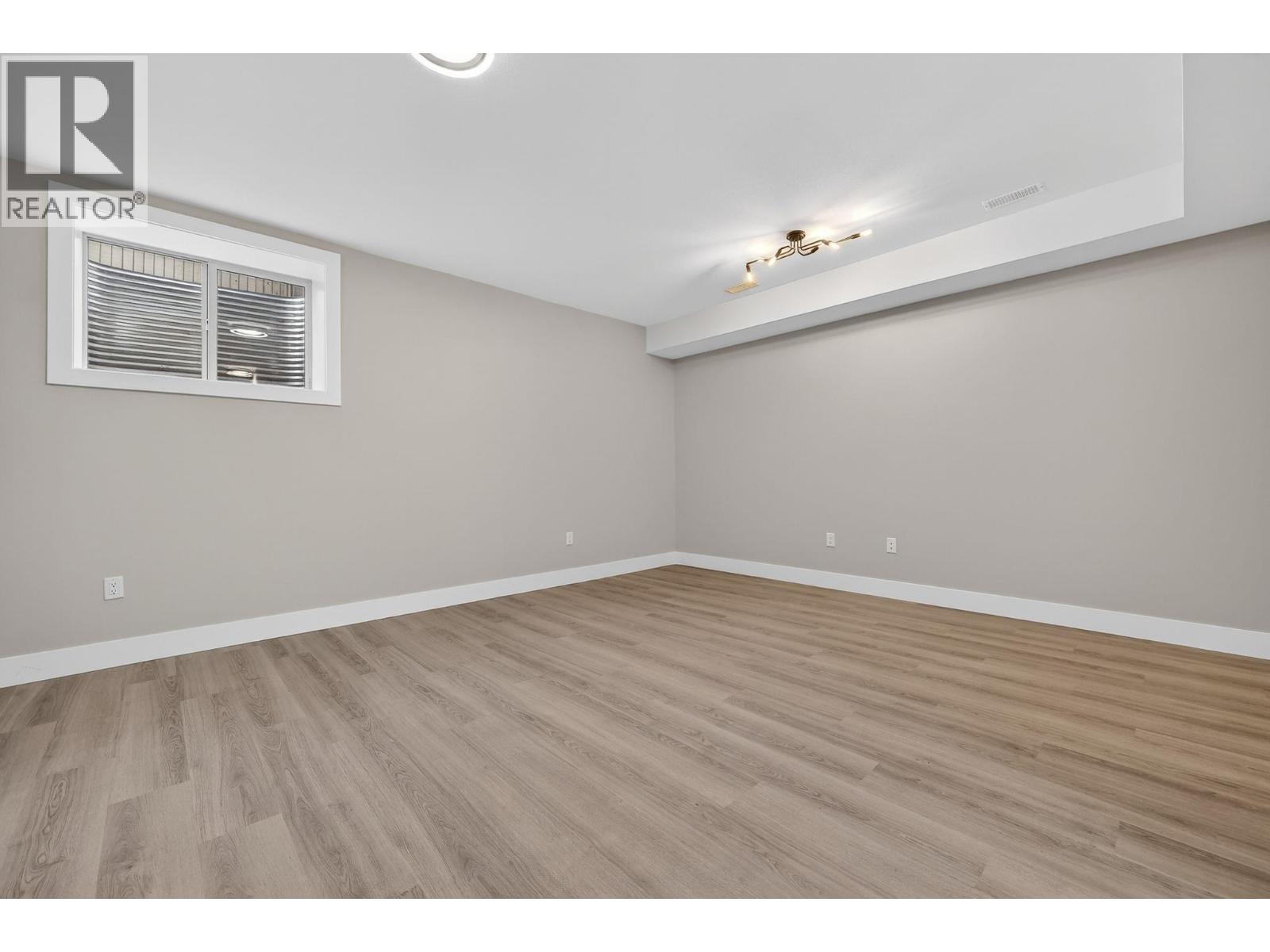 2312 Nordstrom Avenue, Armstrong