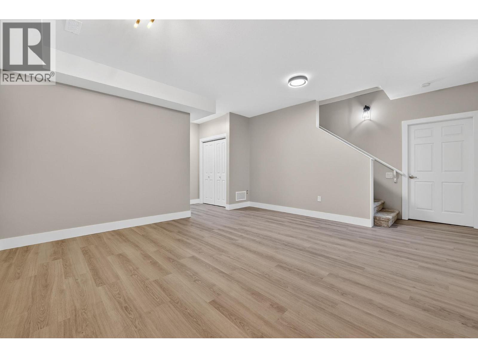 2312 Nordstrom Avenue, Armstrong