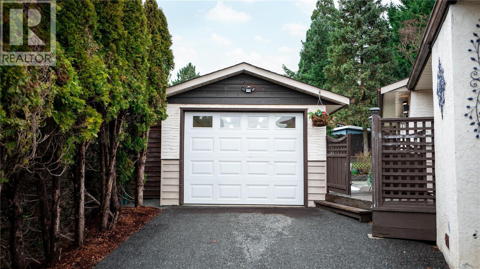  4254 Hayden Court, Saanich