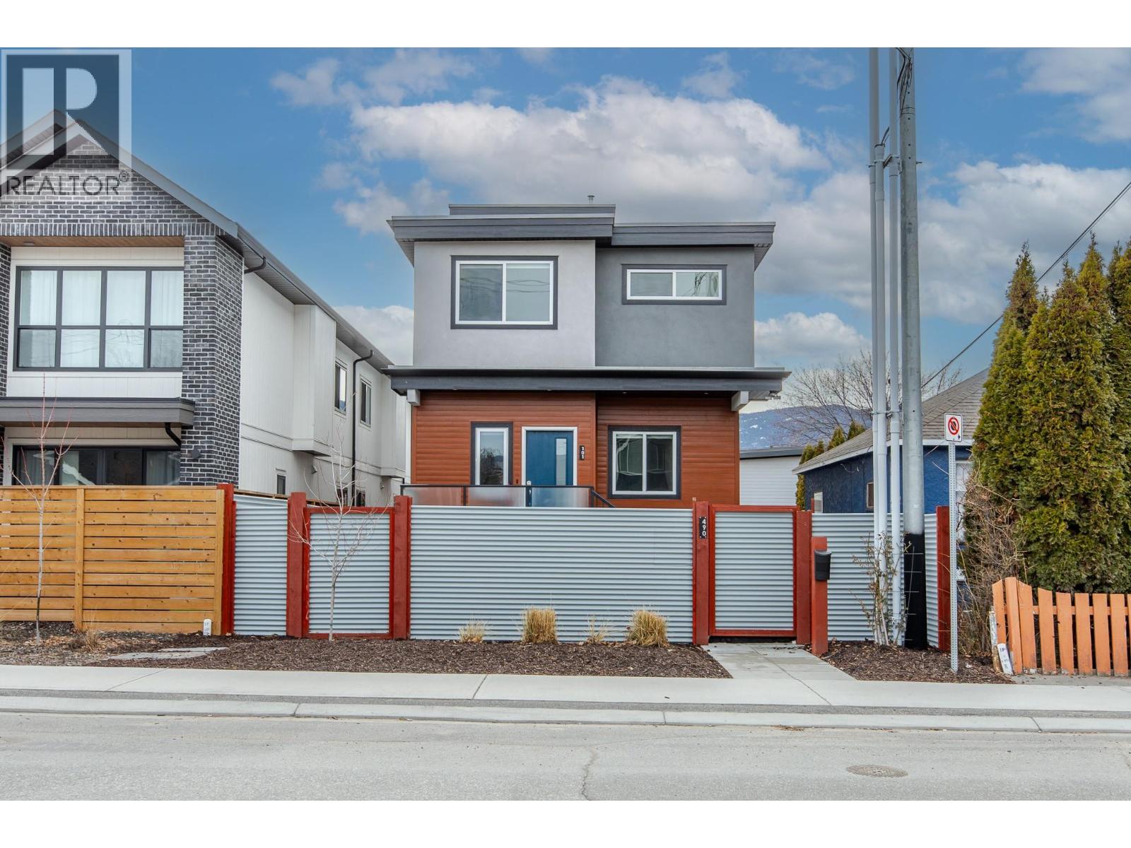 #101 490 Eckhardt Avenue - 35
