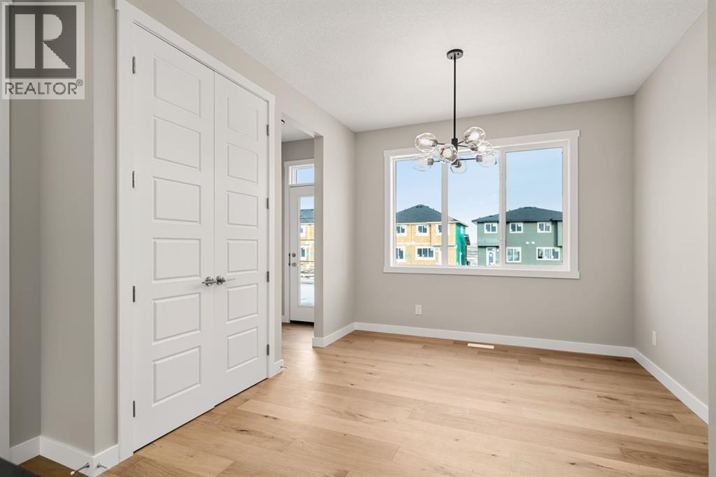 122 Sora Gardens SE - Photo 5 of 11, Calgary, Alberta