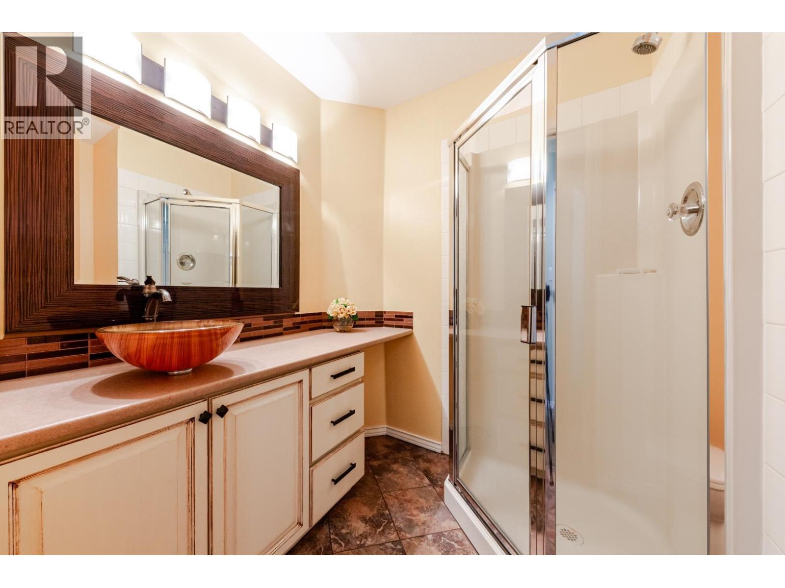 6129 49 Avenue, Delta