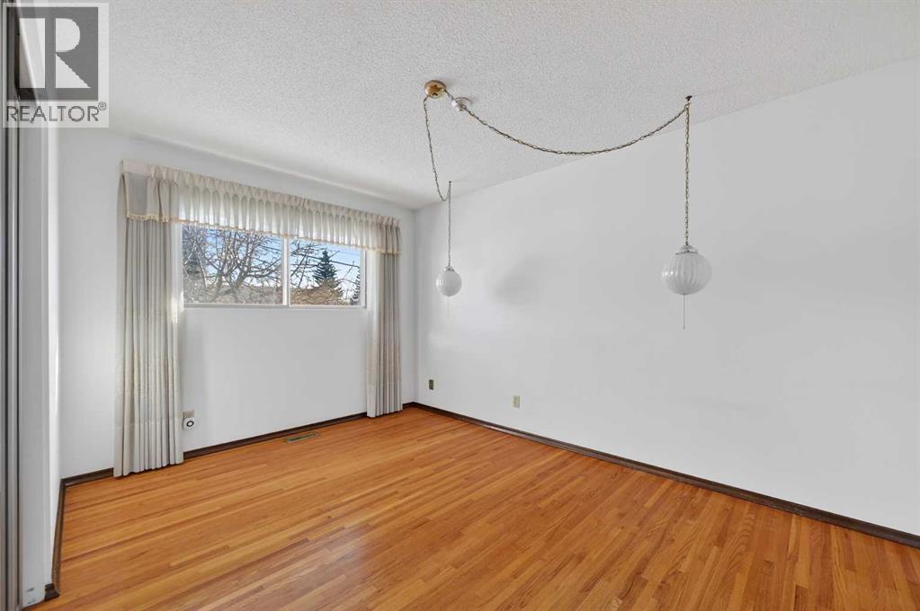 Single Family House Bungalow for Sale in  Huntridge Hill NE Huntington Hills Calgary 