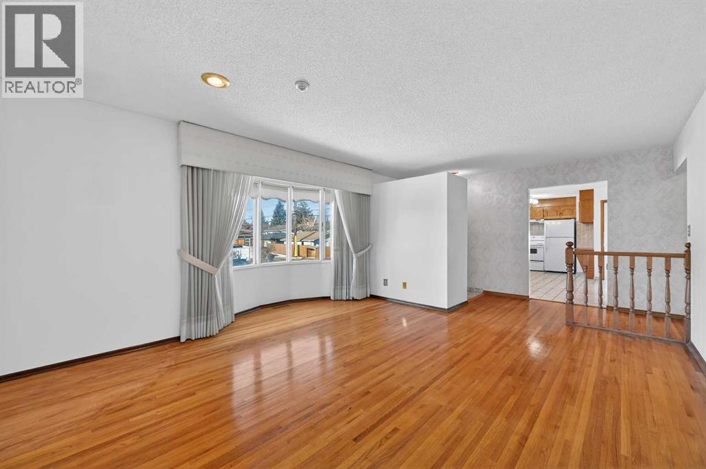 Single Family House Bungalow for Sale in  Huntridge Hill NE Huntington Hills Calgary 