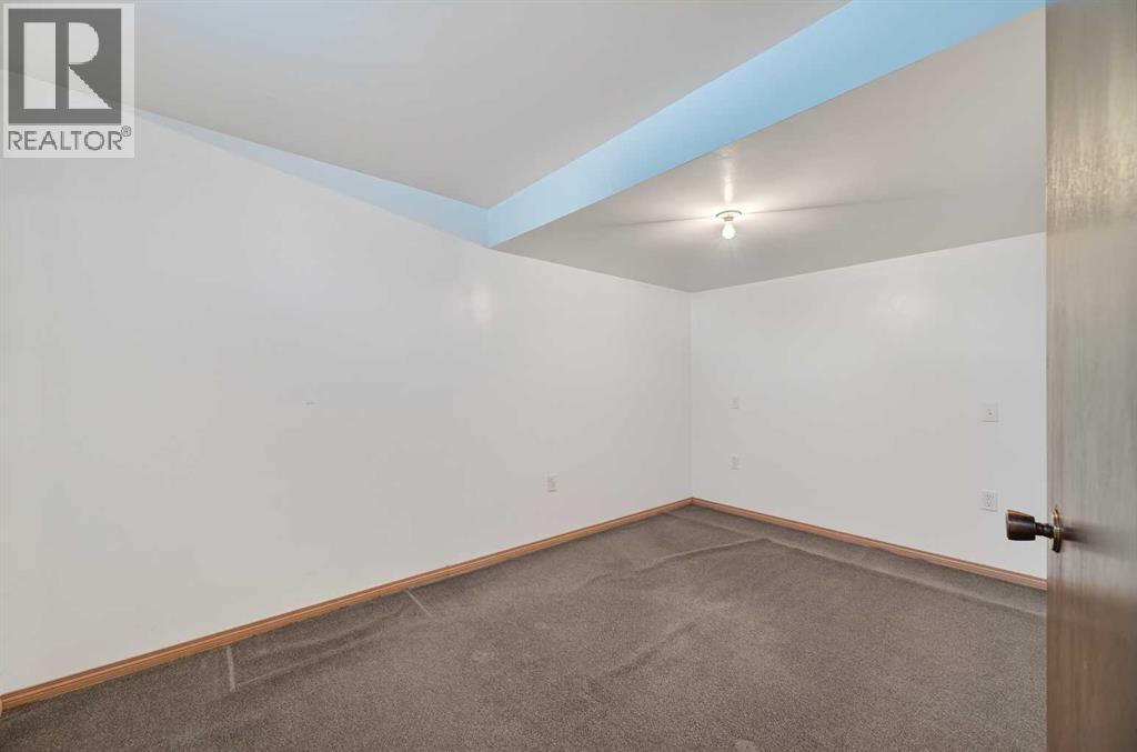 Single Family House Bungalow for Sale in  Huntridge Hill NE Huntington Hills Calgary 