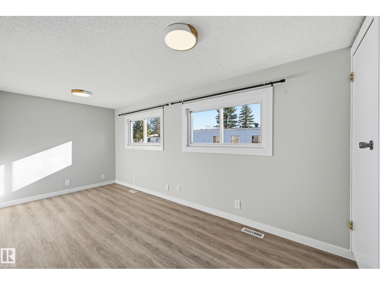 2 Cliff CR NW, Edmonton