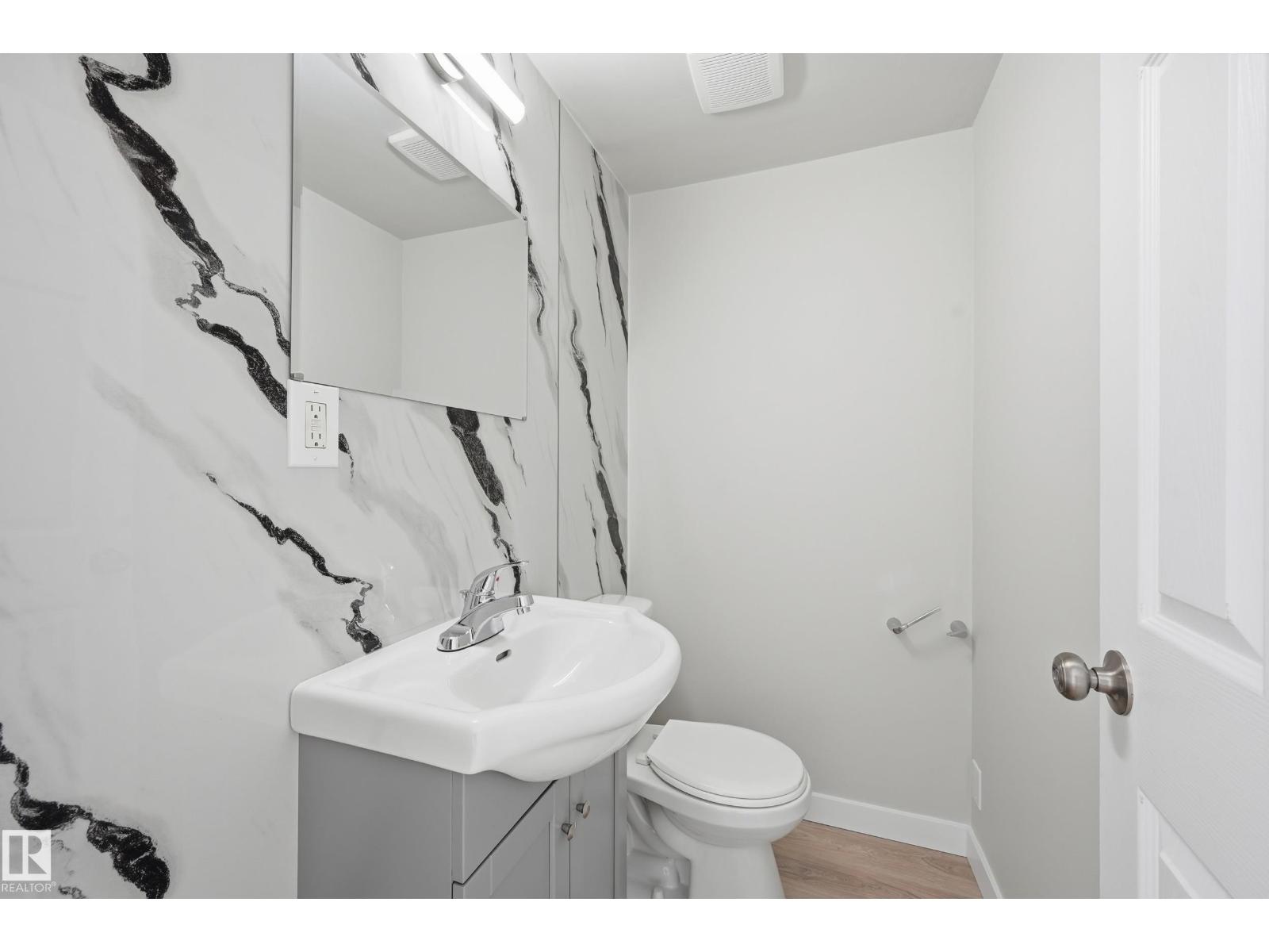 2 Cliff CR NW, Edmonton