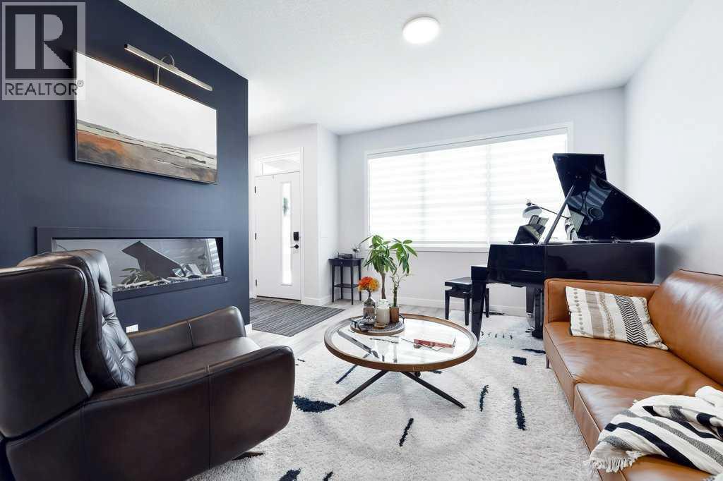 207 Aquila Way NW - Photo 3 of 33, Calgary, Alberta