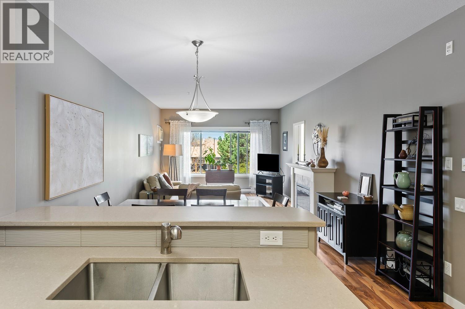 201 688 Lequime Road, Kelowna