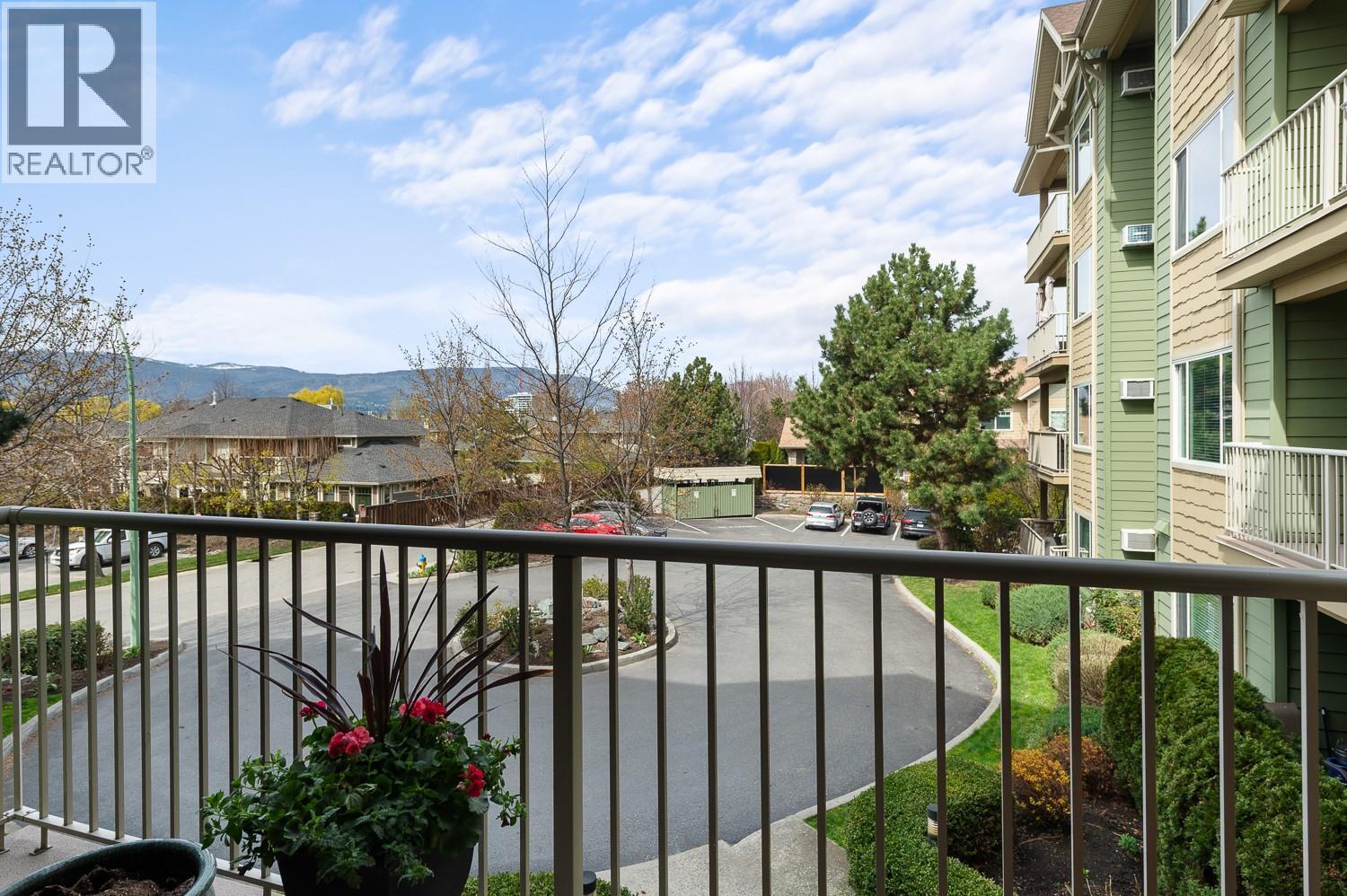 201 688 Lequime Road, Kelowna