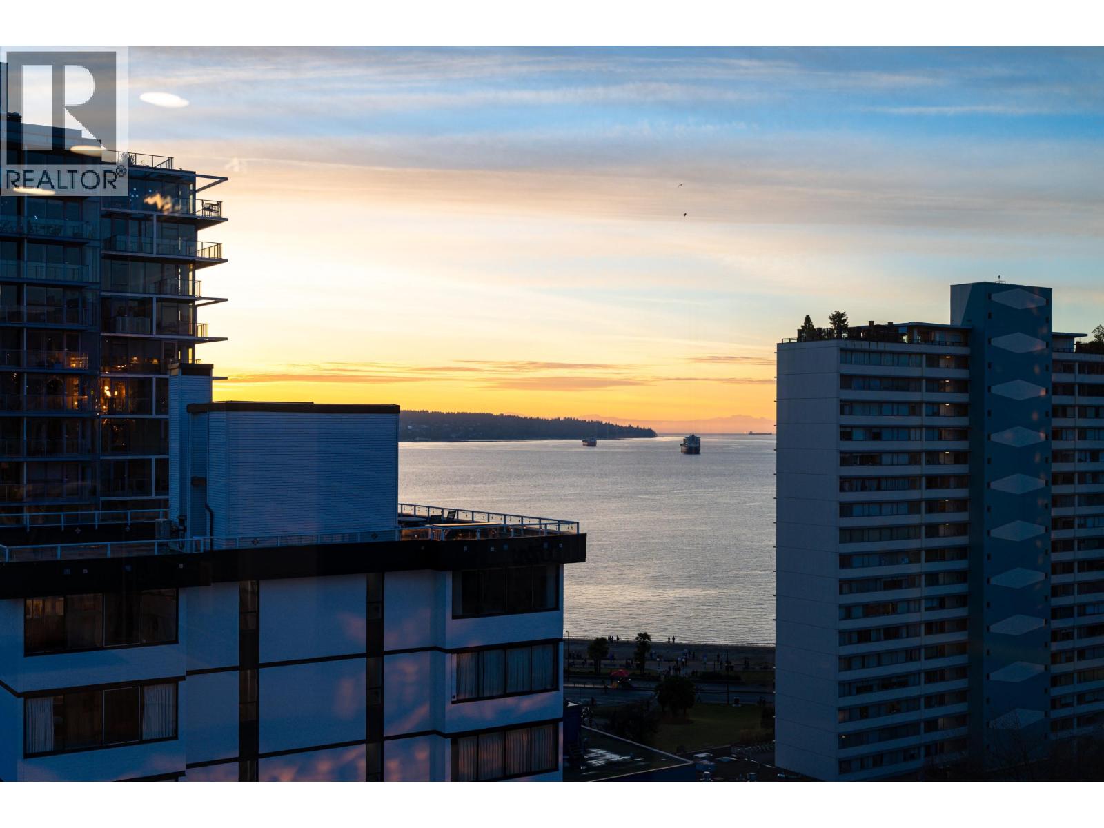 1501 1740 COMOX Street - photo 2