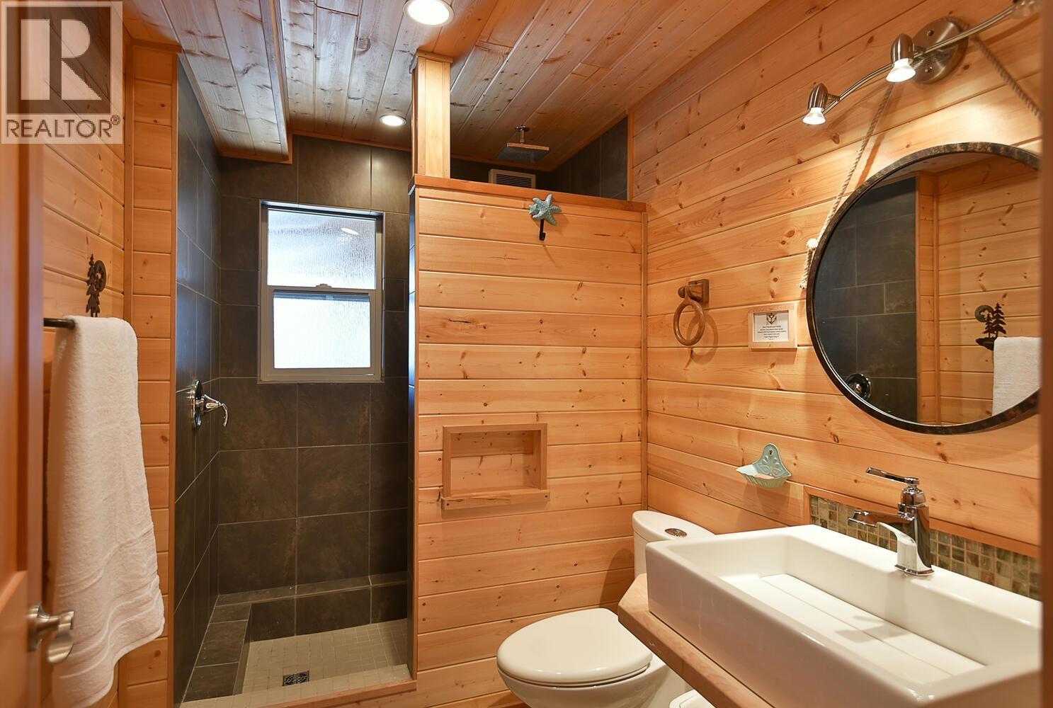 4650 GERRANS BAY ROAD, Madeira Park