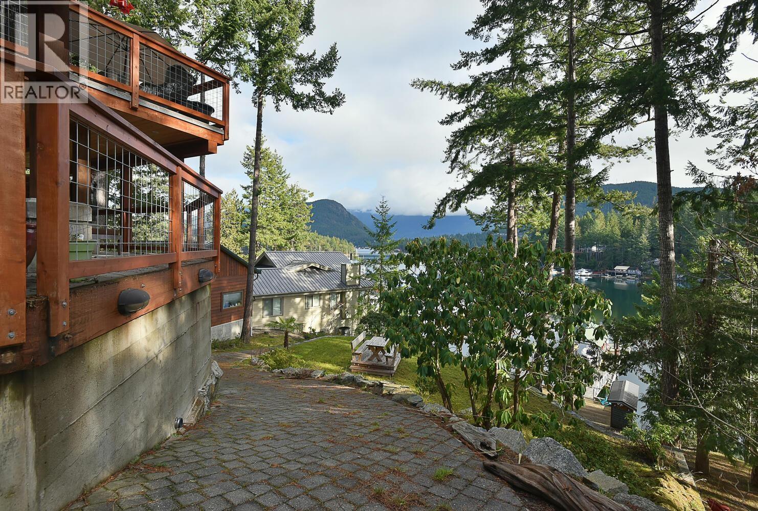 4650 GERRANS BAY ROAD, Madeira Park