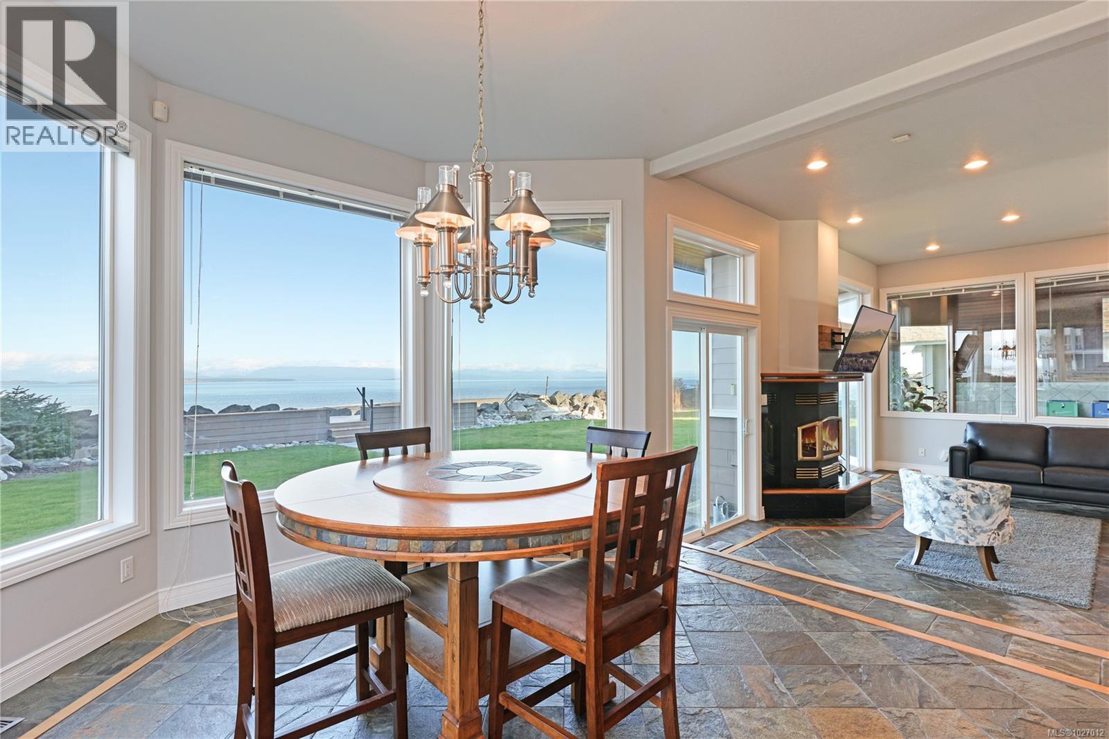 2270 Oyster Garden Rd, Campbell River