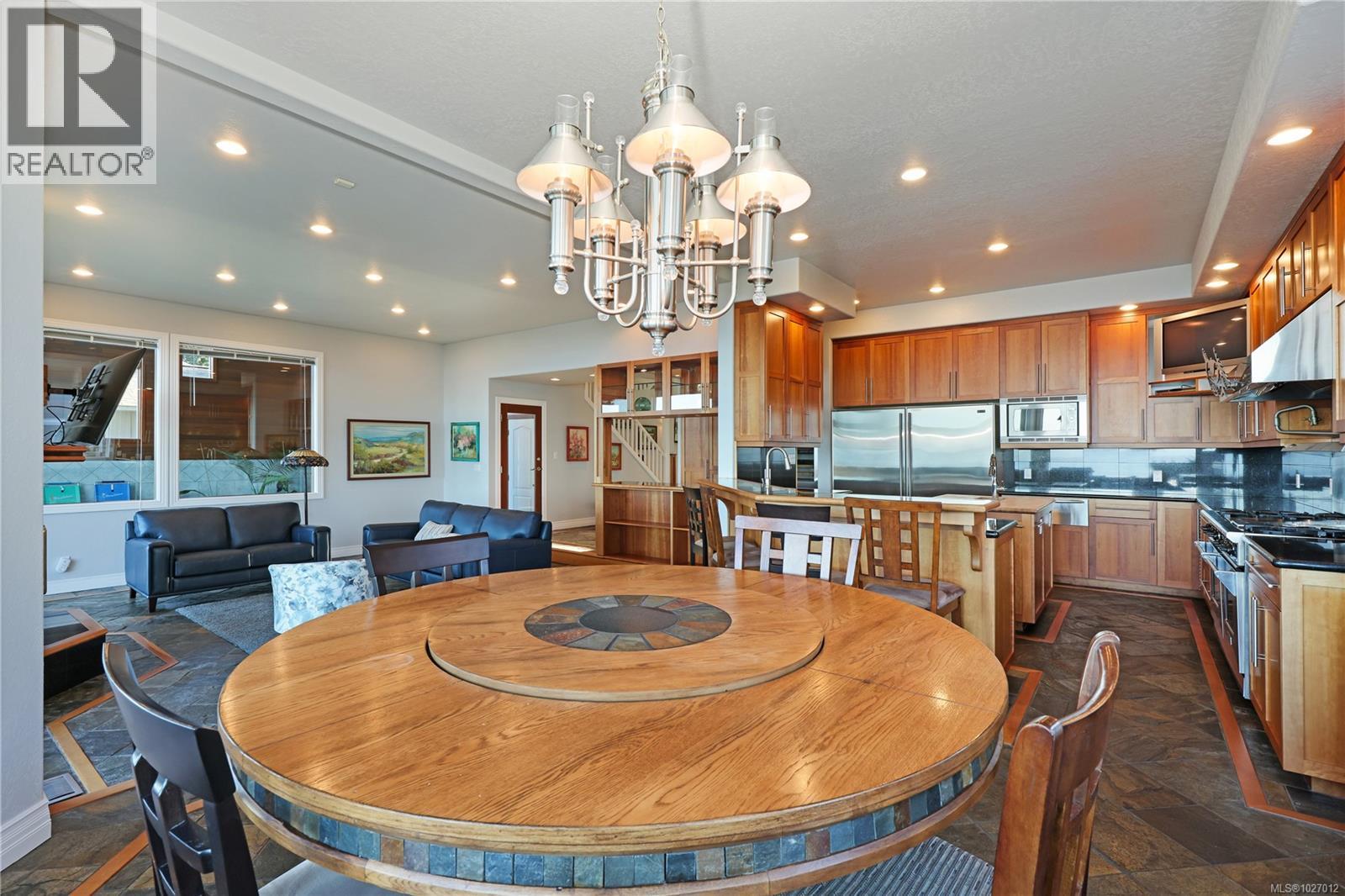 2270 Oyster Garden Rd, Campbell River