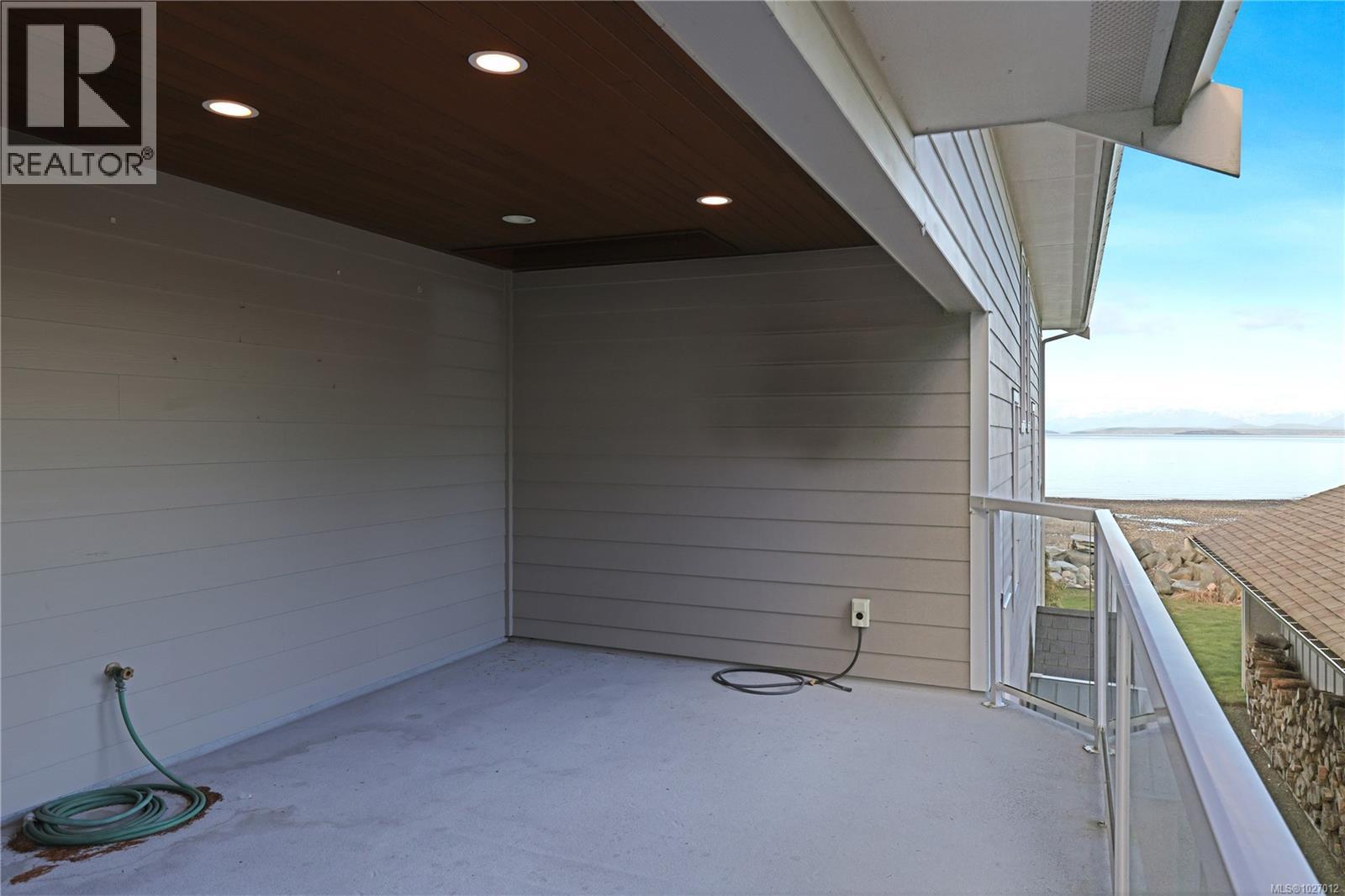 2270 Oyster Garden Rd, Campbell River