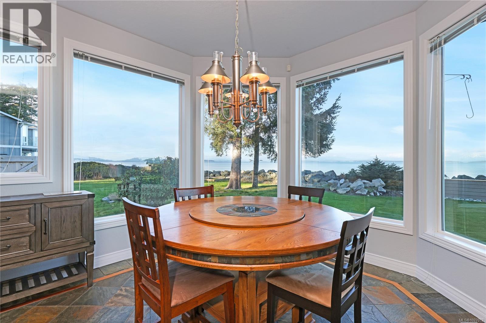 2270 Oyster Garden Rd, Campbell River