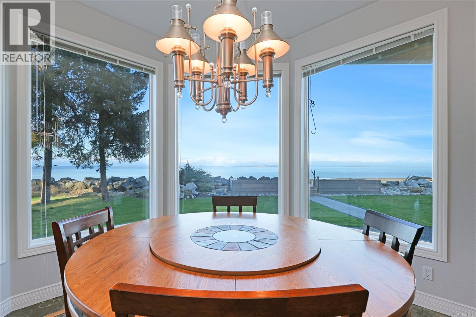 2270 Oyster Garden Rd, Campbell River