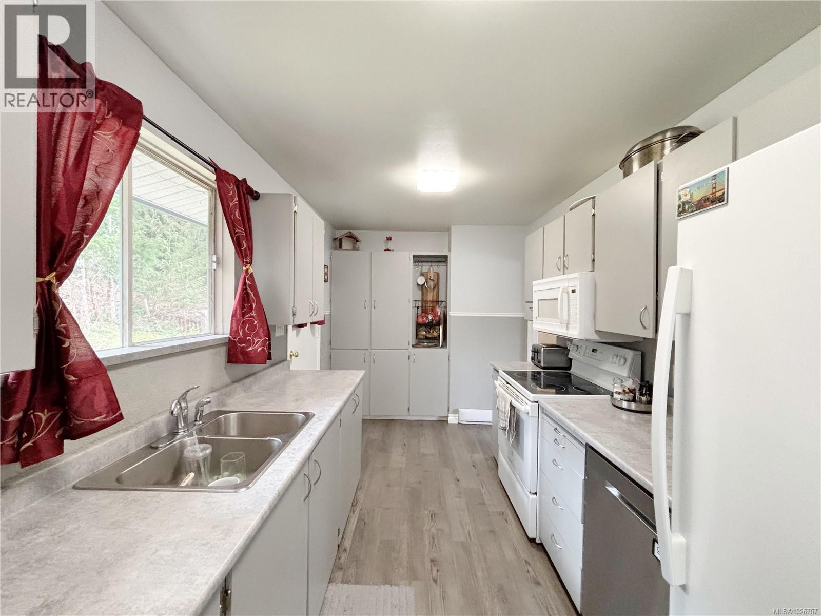 530 Dogwood Dr - 2
